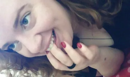 Un homme grossier a fait interférer cette fille avec elle. voir extrait film porno