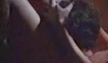 Déshabille une jeune piqûre, écrasée pendant longtemps film porno massage gratuit après la masturbation.