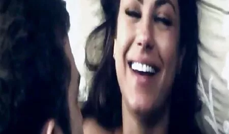 Tantes et nièces ont dû plonger avec leur ami. sexe violent gratuit
