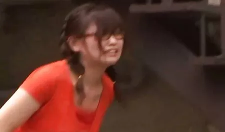 Insérez le pénis sur la machine porn hub film complet elle-même dans l'anus