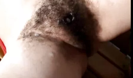 Traîner film porno trio gratuit avec des bas noirs