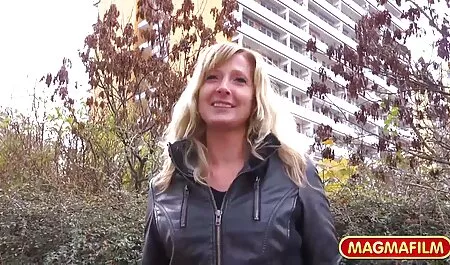 Les deux vieux compagnons se reposant dans la cuisine ont donné film porno pornovore à la fille CE 2 de l'eau.