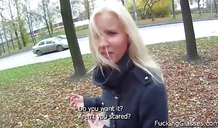 Roulez avec des jets d'eau et film porno vore des barres dans la cuisine