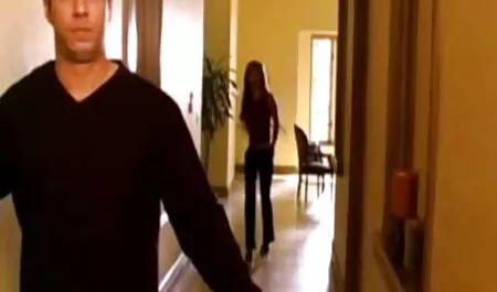 Tu vois des filles nues dans la filme porno anal gratis salle de bain?
