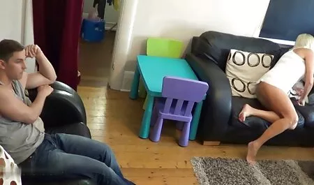 21 ans plus film xxx gratuits vieux modèle sur la caméra