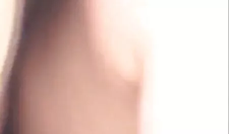 Fille parler en bas video porno adultes suce la bite de L'amant