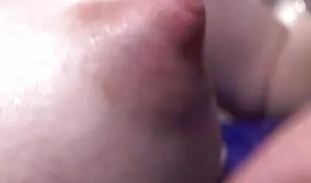Une fille aux gros seins a soulagé la extrait video x tension de ses trois oncles l'a prise dans la bouche et le pied dans la chatte