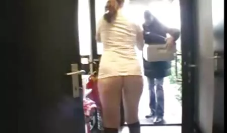 Puis il a sucé et a donné du sperme à sa bouche. film porno gratuit partouze