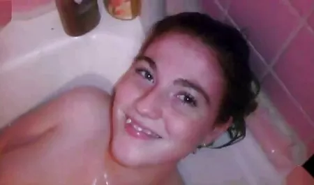 Mets des vêtements au bord de porno a telecharger la piscine.
