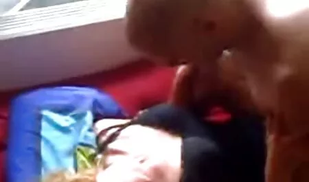 Kinky apprend à site porno en direct sucer et avaler le sperme.