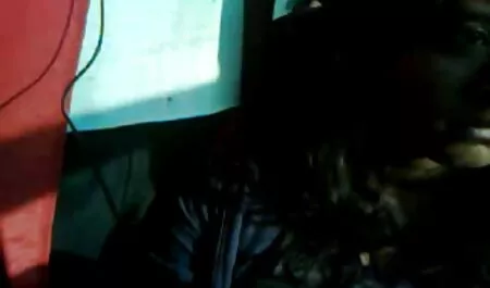 Brune aux cheveux longs se andnika montre tout cela, sucer et baiser elle-même film porno black gratuit rose.