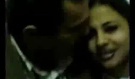 La fille qui demande à son vidéo x streaming gratuit maître une anomalie et le bon voit duck