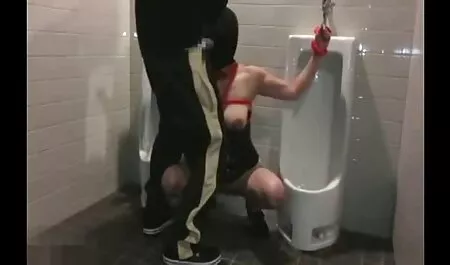 Brune Vera Jolly mange tu kiff video porno et lèche tous les spermatozoïdes.