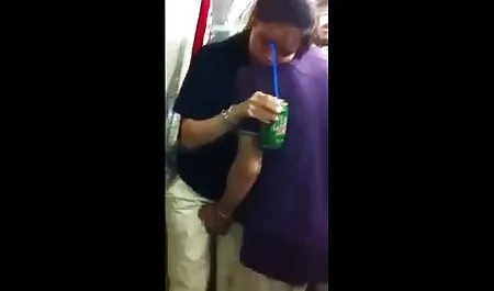 Grande sex violent gratuit langue d'une fille masquée
