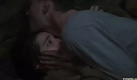 Baise film pirno français Saker et tenir les mains dans la chatte