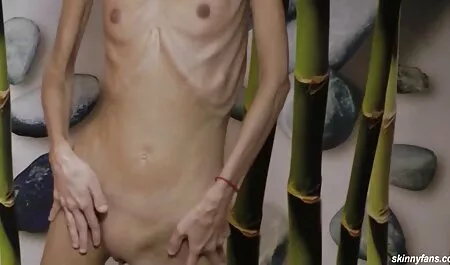 Il s'est caché film x gratuit tukif derrière une colonne dans le jardin pour peler.