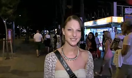 Baise une fille et la tv porno gratuit baiser à l'intérieur
