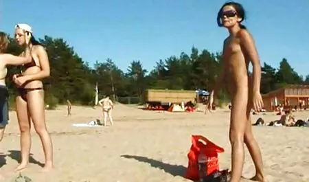 Il portait film x gratuit jeune fille un pantalon et se massait avec une épaule.