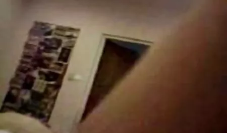 Garçon ne maman sans tirer culotte et en agitant filmspornogratuit