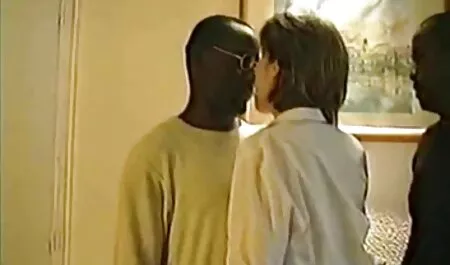 Homme avec porni gratuit narguilé baise gaufre rouge petite amie